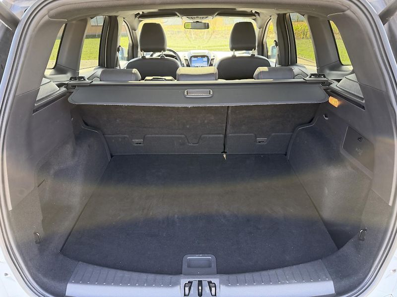 Ford Kuga 1.5 EB ST PANORAMA SERVISKA - fotka 34 z 48