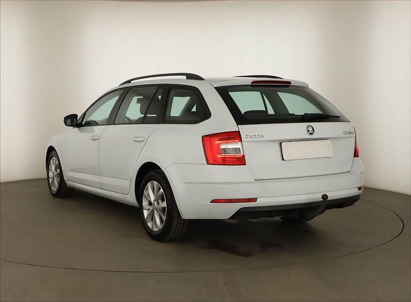 Škoda Octavia (2017) 2.0 TDI, Tempomat - fotka 4 z 16