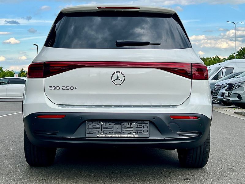 Mercedes-Benz EQB (2025) 250+ Electric Art - fotka 4 z 30