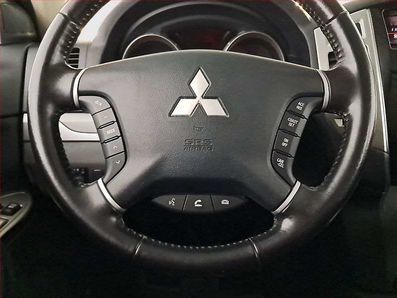 Mitsubishi Pajero (2015) 3.2 DI-D - fotka 20 z 20