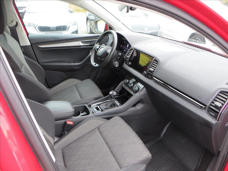 Škoda Karoq 2,0 TDI 110kw Style 4x4 DSG - fotka 11 z 28
