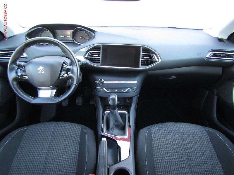 Peugeot 308 (2018) 1.2 PT, 2.maj,ČR, Active - fotka 8 z 19