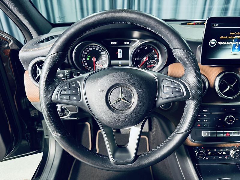 Mercedes-Benz Třídy A (2016) 180D*KAMERA*KEYLESS - fotka 22 z 39