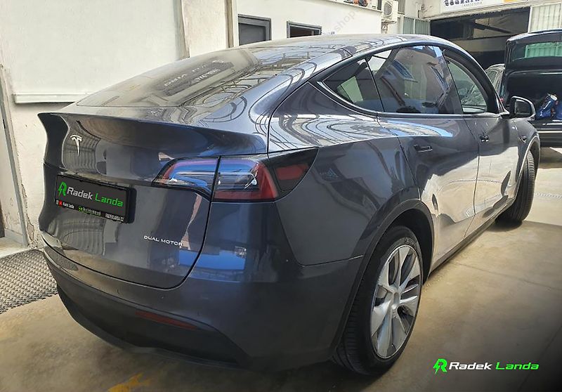 Tesla Model Y (2022) Long Range 78 kWh - fotka 3 z 6