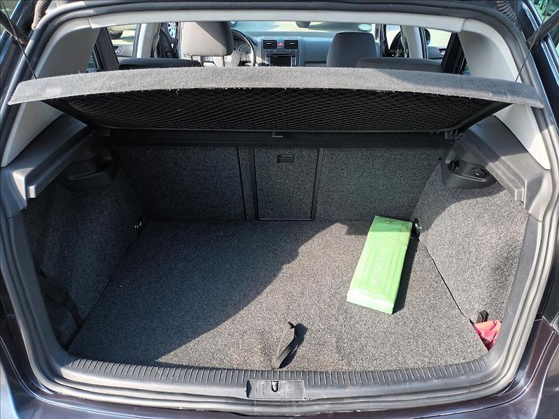 Volkswagen Golf 1,6 75kw,AUTOMAT,SERVISKA - fotka 19 z 35