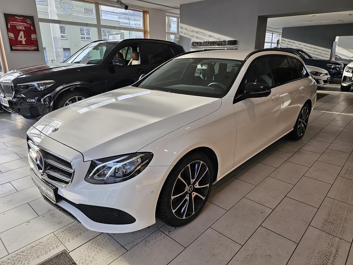Mercedes-Benz Třídy E E220d 4M Avantgarde Night Pack