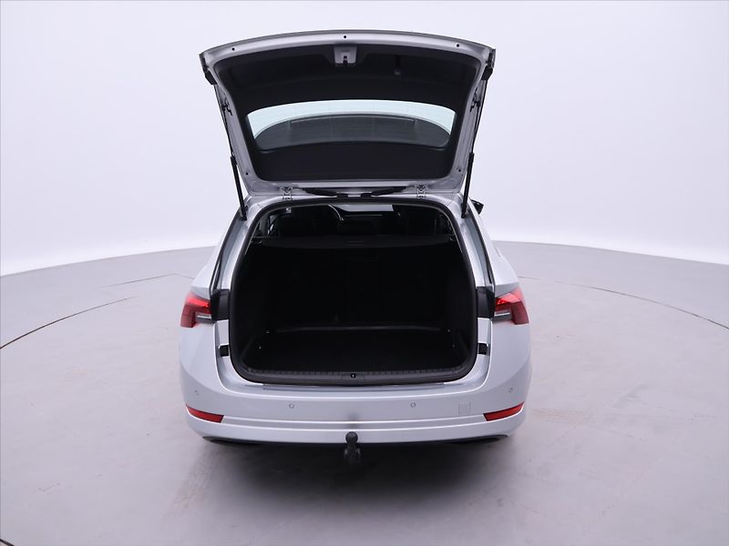 Škoda Octavia 2,0 TDI 110 kW 4x4 DSG DPH CZ - fotka 9 z 34