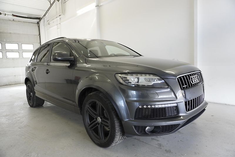 Audi Q7  4,2 TDI QUATTRO S-LINE AUT. - fotka 2 z 40
