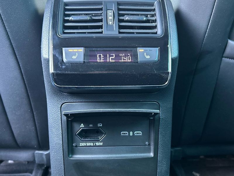 Škoda Superb (2021) kombi 2.0 TDI 7DSG Sportline - fotka 8 z 35