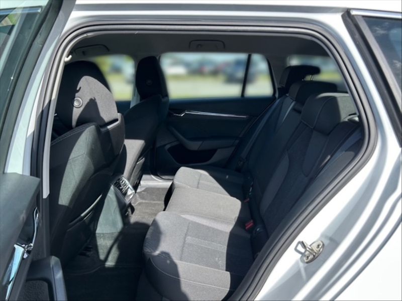 Škoda Octavia 1,5 TSI 110 Style - fotka 8 z 11
