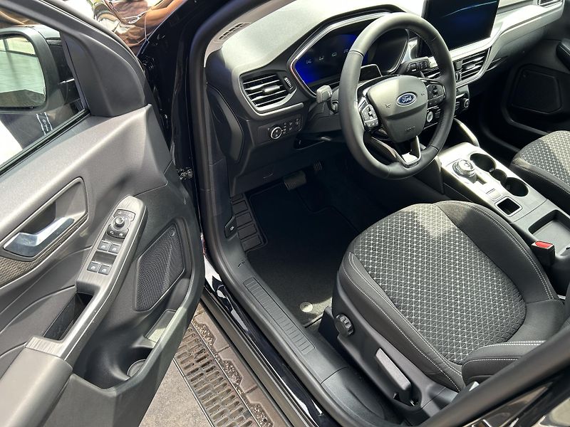 Ford Kuga Top Edition 2.5 HEV 132 kW - fotka 16 z 36