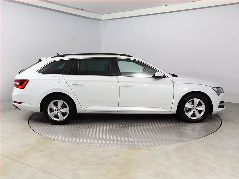 Škoda Superb (2022) Ambition 2.0 TDI, Automat - fotka 6 z 16