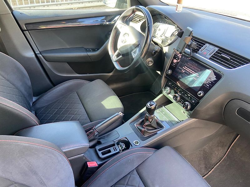 Škoda Octavia (2018) 2.0 TDI 135kW, Euro 6 - fotka 15 z 20