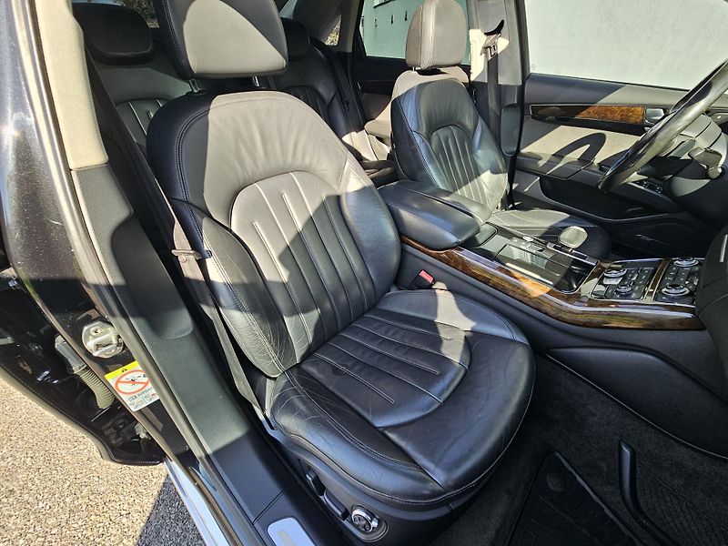Audi A8 (2011) 3.0TDI QUATTRO  - fotka 18 z 20