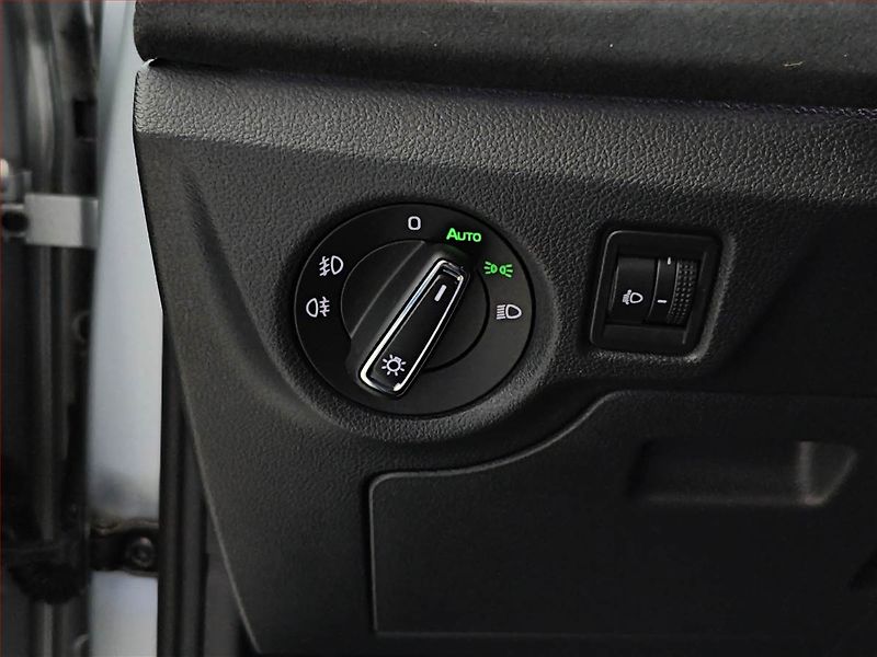 Škoda Kamiq (2024) Drive 1.0 TSI - fotka 17 z 19