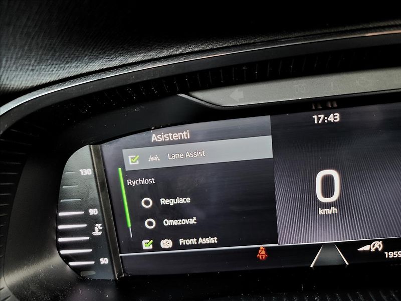 Škoda Octavia 1,0 TSI,NAVI,LED,VIRTUAL,KEYLE - fotka 23 z 50