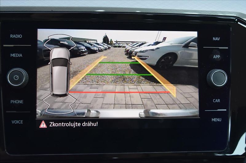 Volkswagen Passat 2,0 TDI 110KW LED MATRIX DSG - fotka 44 z 49