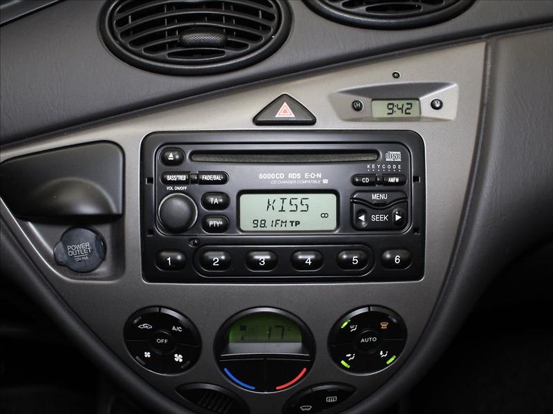 Ford Focus 1,8 TDCI 74kW 1.majitel 138tkm - fotka 10 z 18
