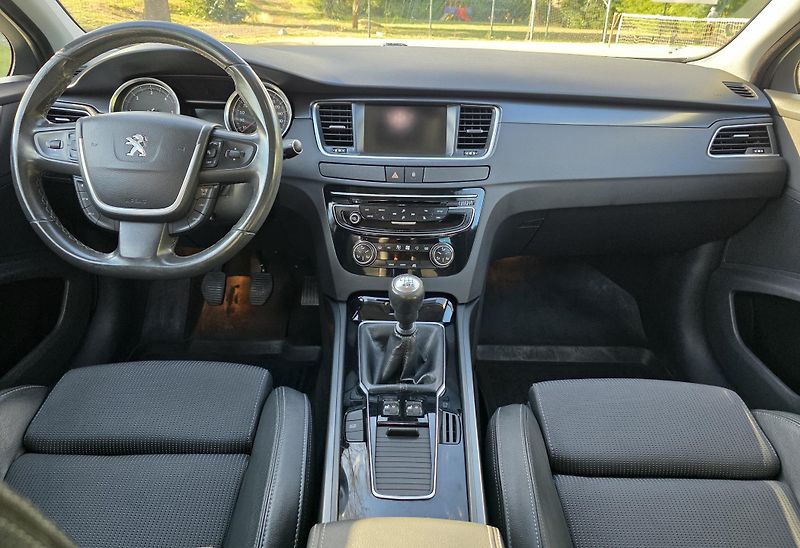 Peugeot 508 (2016) Peugeot 508 SW 2.0 HDi 110 kW  - fotka 13 z 27