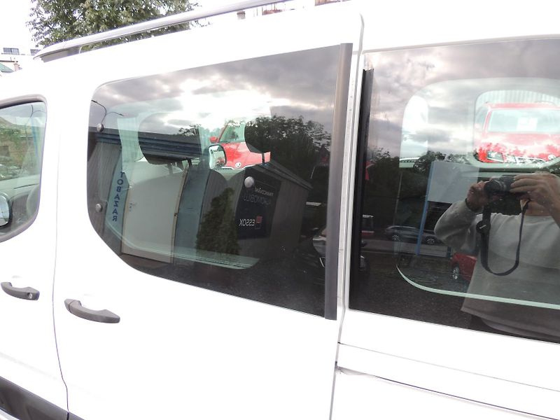 Citroën Berlingo (2019) 1.2Puretech,Live,81kw,ČR,1.maj - fotka 42 z 55