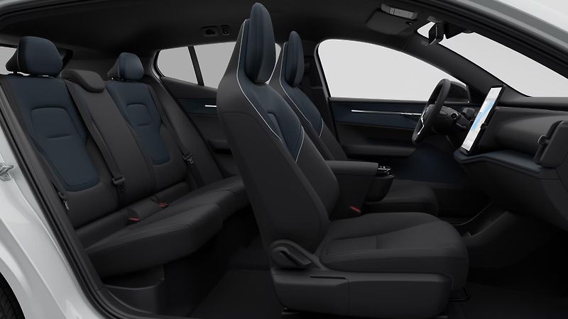 Volvo EX30 (2026) P5 ELECTRIC RWD PLUS - fotka 4 z 12