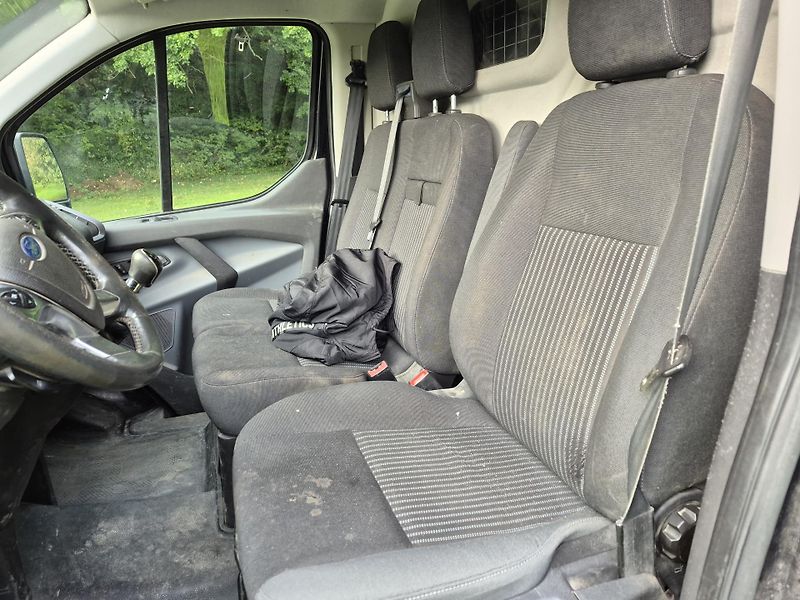 Ford Transit Custom (2015) 2.2Tdci Long Tažné Klima - fotka 17 z 24