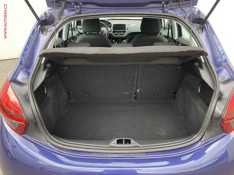 Peugeot 208 (2017) 1.2 PT, Allure, navi - fotka 7 z 15