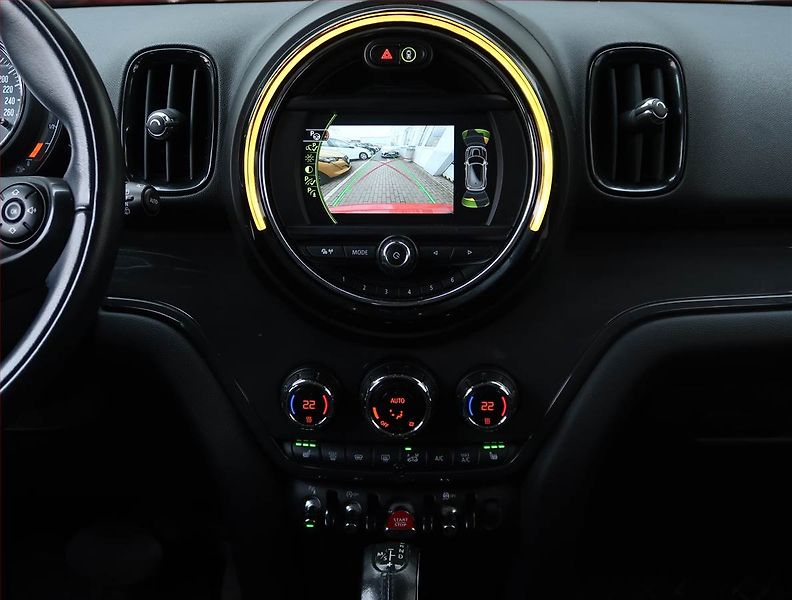 Mini Countryman (2017) Cooper, Automat, Park. senzory - fotka 12 z 19