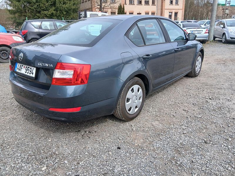 Škoda Octavia 1.2 TSI, 99tis km najeto - fotka 9 z 32