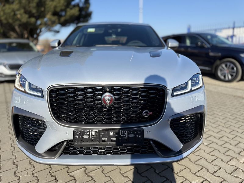 Jaguar F-Pace (2022) 5.0 SVR REZERVOVÁNO  - fotka 44 z 53