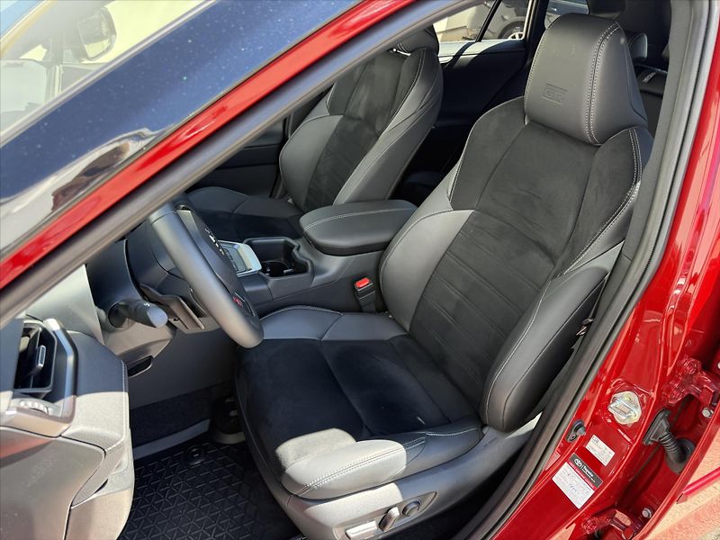 Toyota RAV4 2,5 GR SPORT - fotka 8 z 23