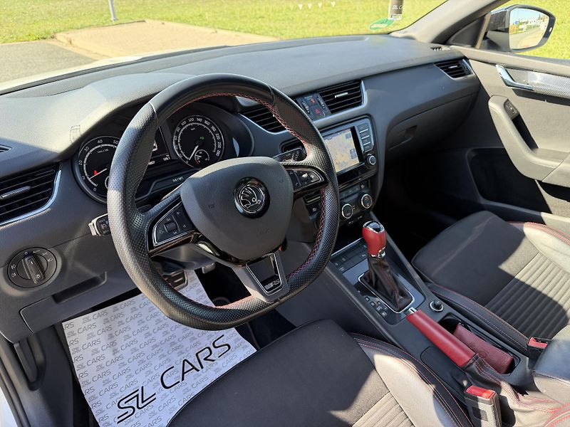 Škoda Octavia RS 2.0 TSI CHALLENGE DSG XENON - fotka 11 z 49