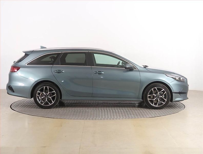 Kia Ceed (2025) 1.5 T-GDI - fotka 6 z 20
