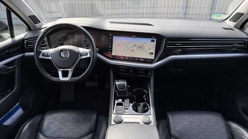 Volkswagen Touareg 3.0TDi*210kW*EXKLUSIVE* - fotka 10 z 24