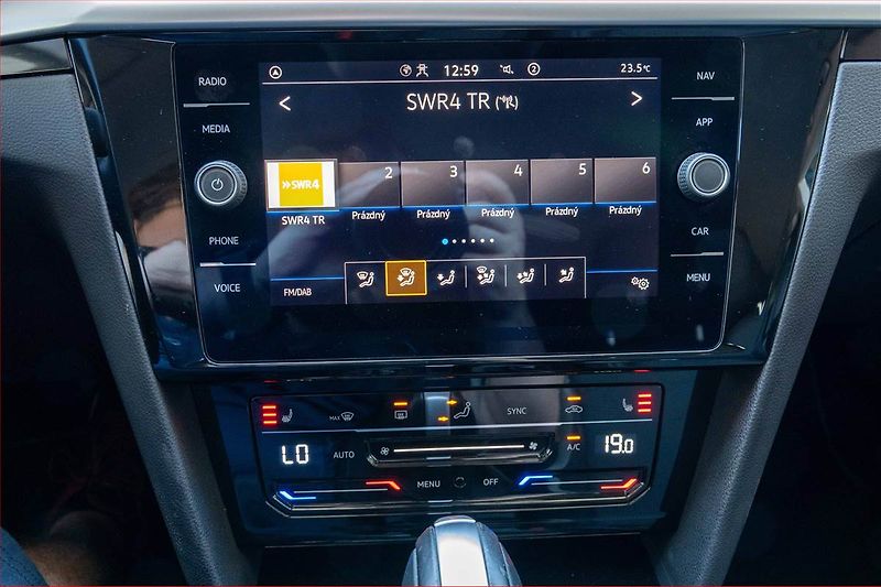 Volkswagen Arteon (2023) 2.0 TDI - fotka 12 z 21
