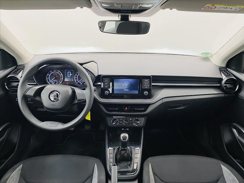 Škoda Fabia 1,0 MPI 48kW Active - fotka 9 z 22