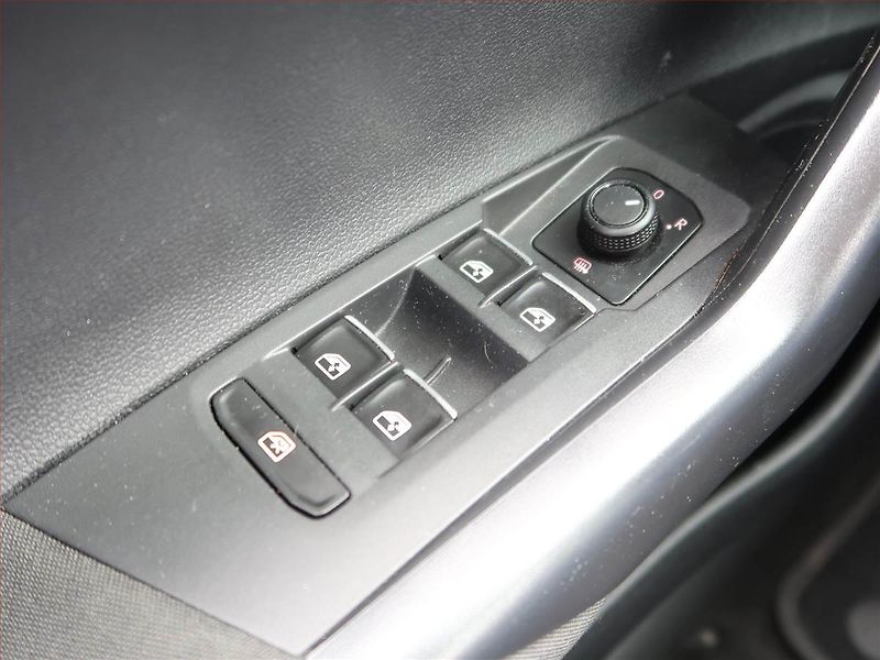Volkswagen Polo (2019) 1.0 - fotka 15 z 16