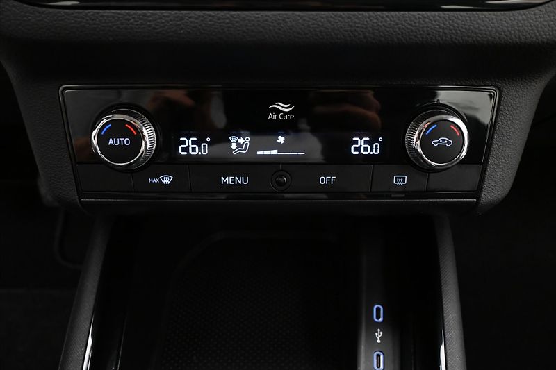 Škoda Kamiq 1,0 TSI 81 kW Ambiente Záruka - fotka 21 z 30