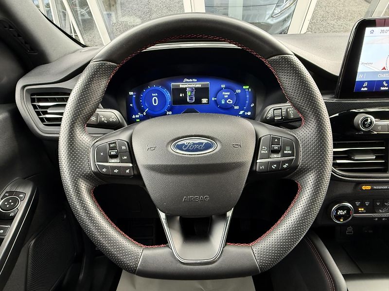 Ford Kuga 2,5 Duratec ST-Line Automat  - fotka 27 z 37