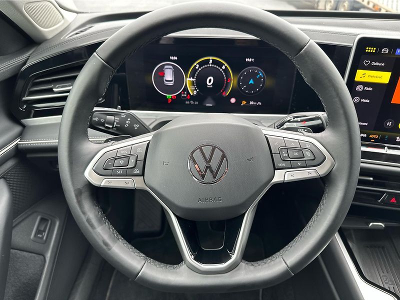Volkswagen Passat Variant Elegance 2,0 TDI 110 k - fotka 17 z 24