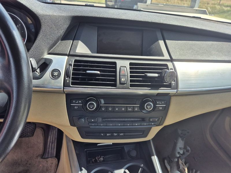 BMW X5 (2011) 3.0 D XDRIVE Vada motoru! - fotka 9 z 14