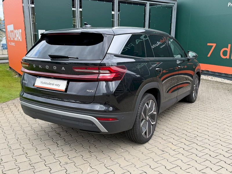 Škoda Kodiaq (2024) EXCLUSIVE SELECTION 2,0 TDI 14 - fotka 26 z 29