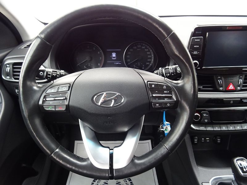 Hyundai i30 (2018) 1.4T-GDi,103kW,1majČR,S.k,DPH! - fotka 13 z 25