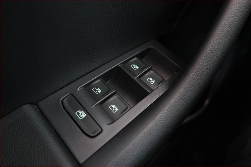 Škoda Rapid (2019) 1.0 TSI, Automat, ČR,1.maj - fotka 16 z 17