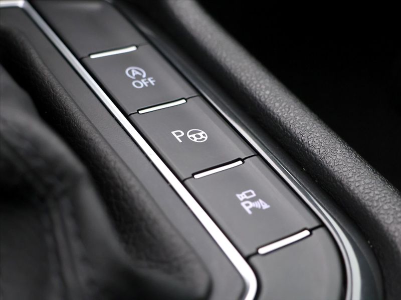Volkswagen Tiguan 2,0 TSI 162kW DSG 4MOT Highlin - fotka 36 z 48
