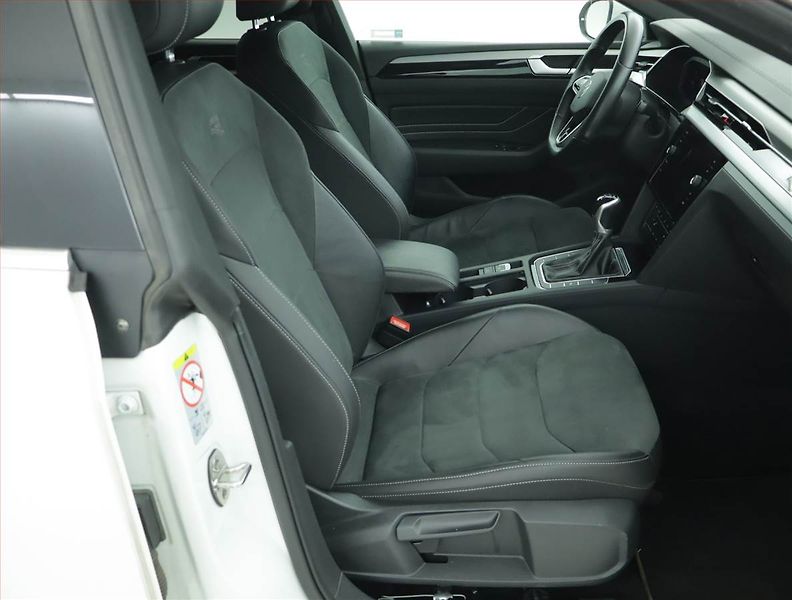 Volkswagen Arteon (2021) R-line 1.5 TSI - fotka 9 z 17