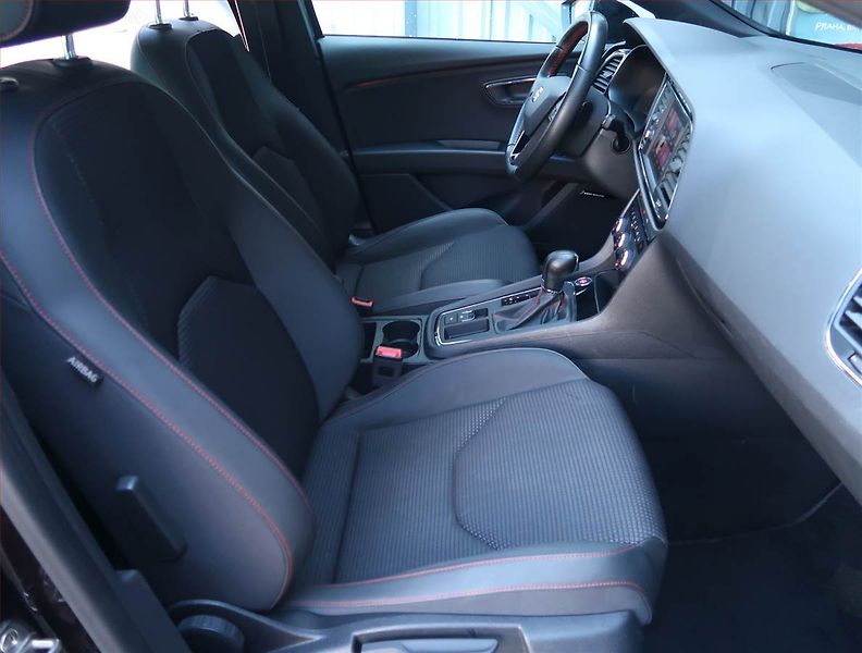 Seat Leon (2018) 1.4 TSI, Automat, Kůže, Navi - fotka 9 z 22