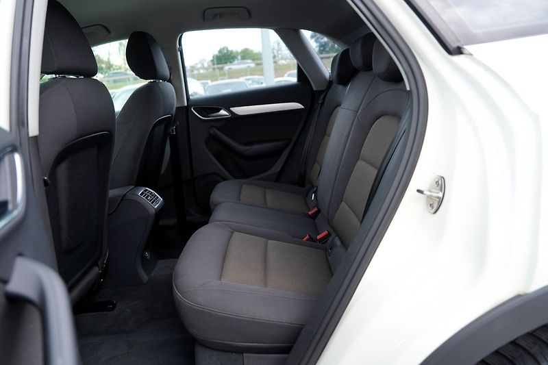 Audi Q3 2.0 TDI Quattro/automat/180 PS - fotka 30 z 38