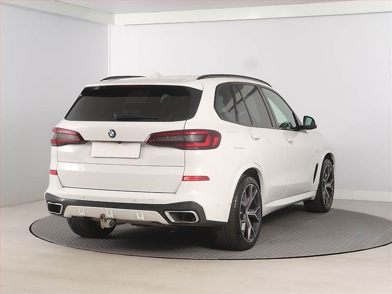 BMW X5 (2022) xDrive30d - fotka 5 z 21