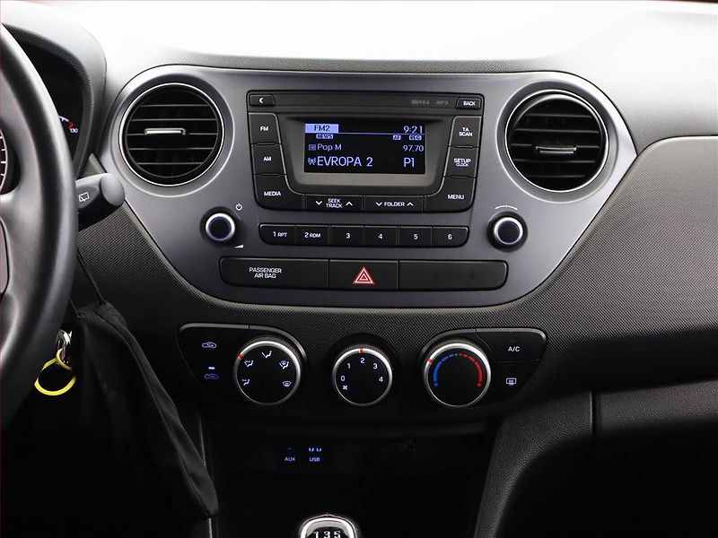 Hyundai i10 (2018) 1.0, Serv.kniha - fotka 10 z 12